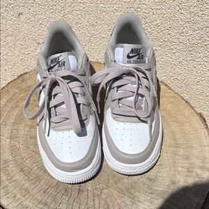 Nike Kids Sneakers in Gray and White